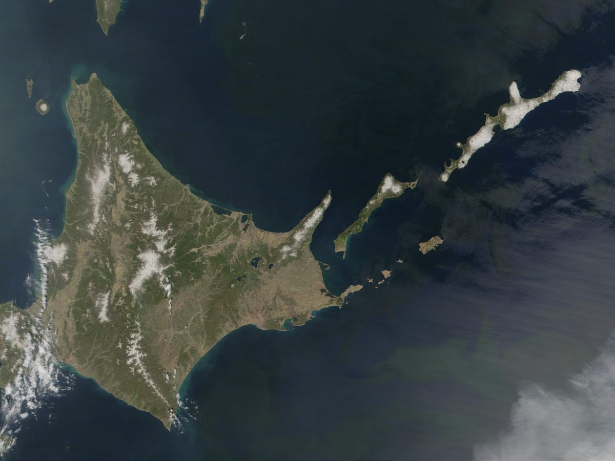Курильские острова хоккайдо. Курильские острова и Хоккайдо. Немуро Хоккайдо. Остров Хоккайдо Япония. Полуостров Хоккайдо.