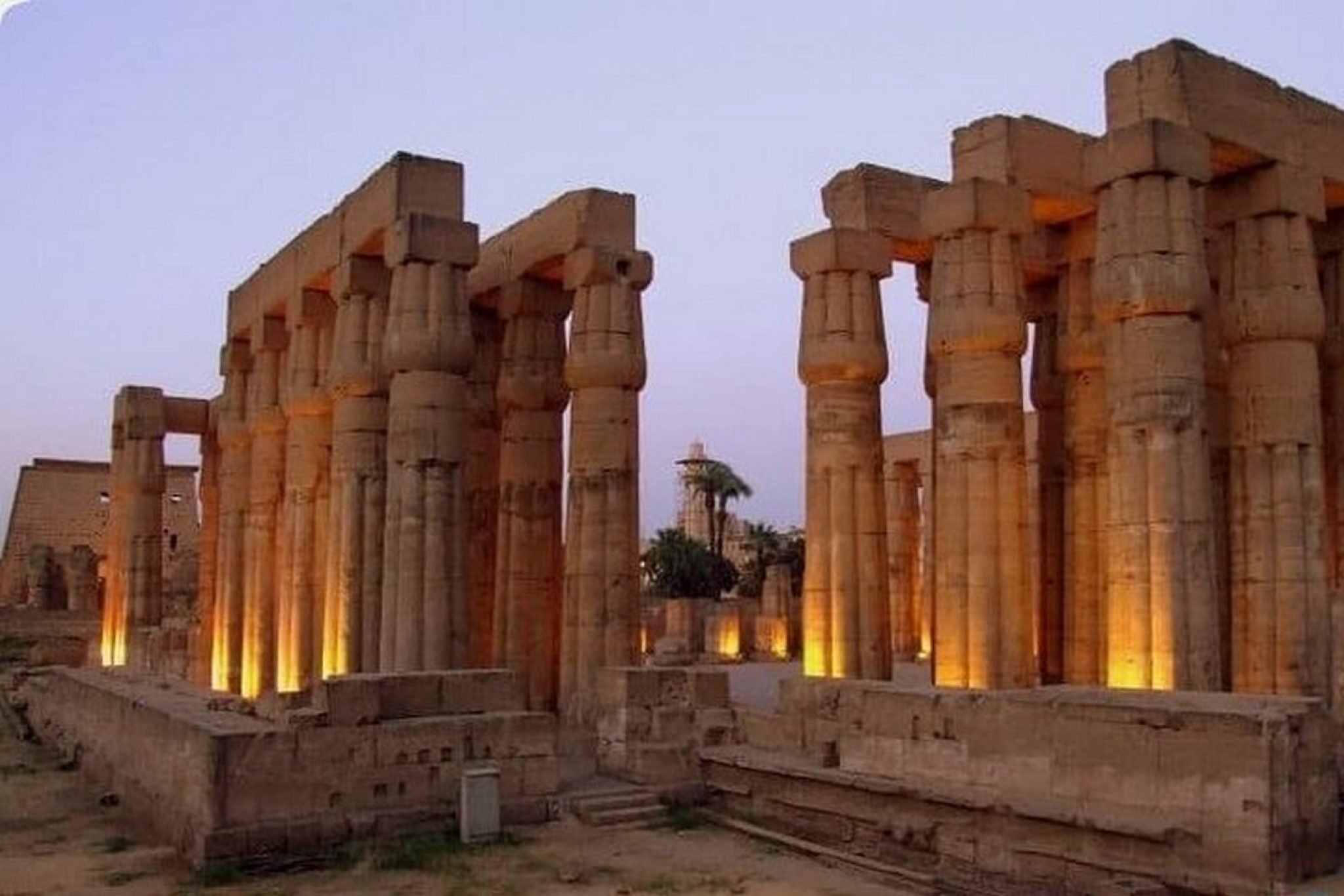 Древнее царство время. Древний Египет храм Луксор. Луксор Египет колонны. Колонны храма в Луксоре. Луксорский храм Луксор.