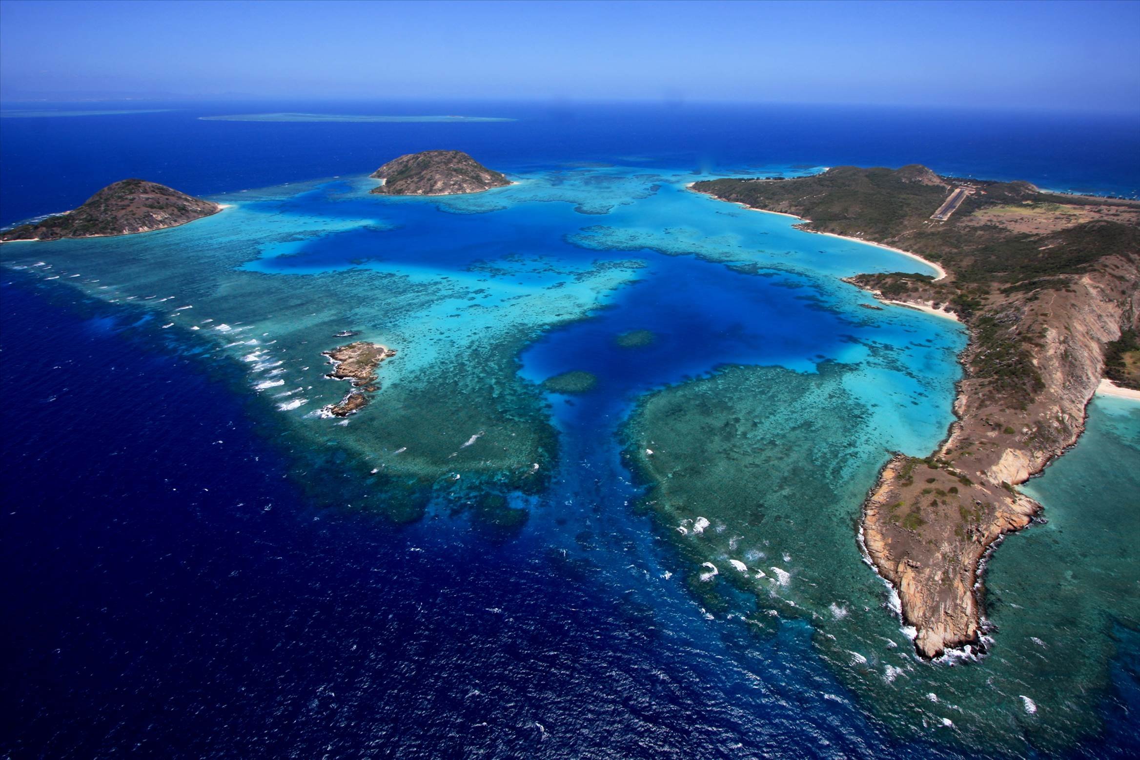 Какой остров расположен у берегов австралии. Острова большого барьерного рифа. Остров Лизард Австралия. Большой Барьерный риф Австралия. Коралловый риф в Австралии.