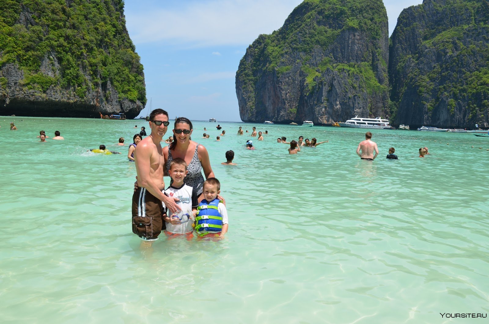 Пхукет отдых отзывы туристов. Phuket Таиланд. Таиланд остров Пхукет Патонг. Тайланд Пхукет пляж Патонг. Пляж Патонг Пхукет реальные.