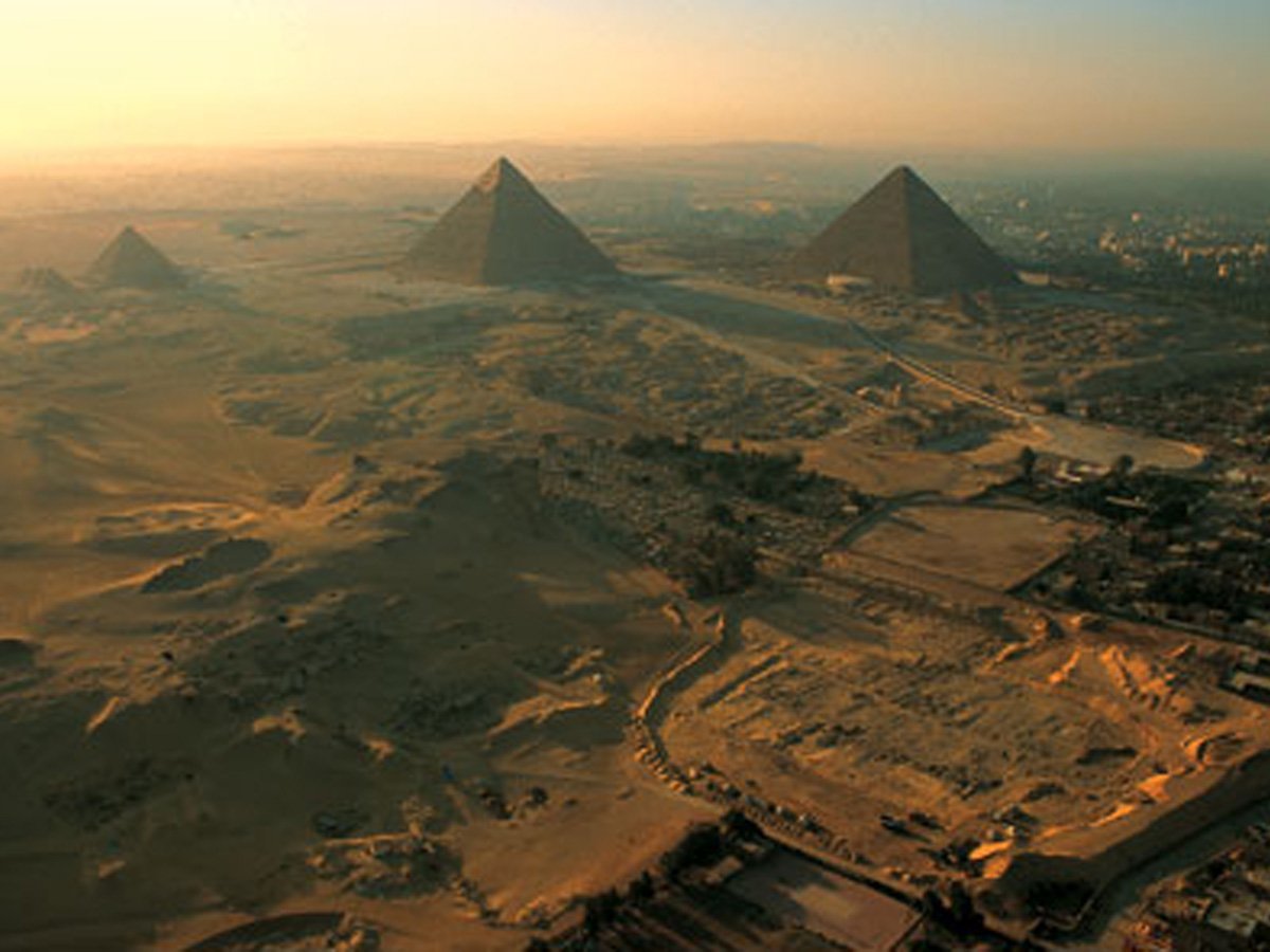 Пирамиды в египте из космоса