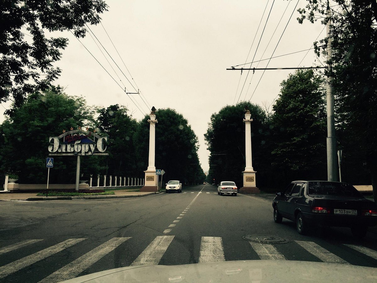 Дорога в Нальчик. Нальчик фото города. Нальчик вывески город. Нальчик Эльбрусская, 19а фото.