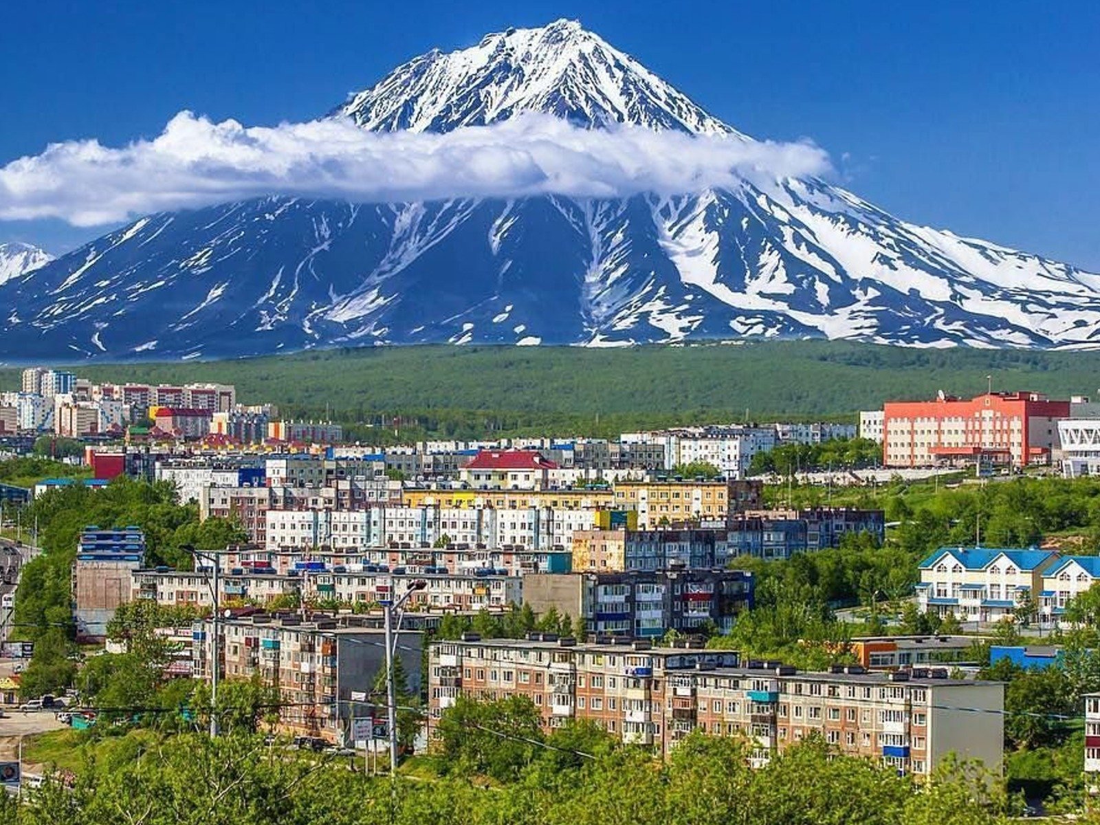 Государственные учреждения петропавловска камчатского. Центр Петропавловска-Камчатского. Петропавловск-Камчатский столица. Камчатка город Петропавловск Камчатский. Петропавловск-Камчатский центр города.