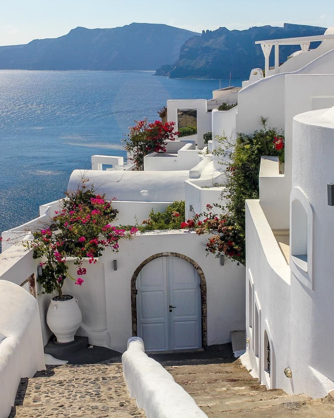 Курорт в греции с белыми домами