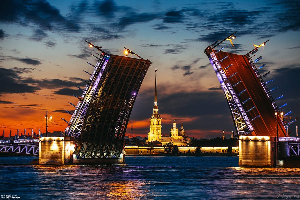 Разводной мост в Санкт-Петербурге