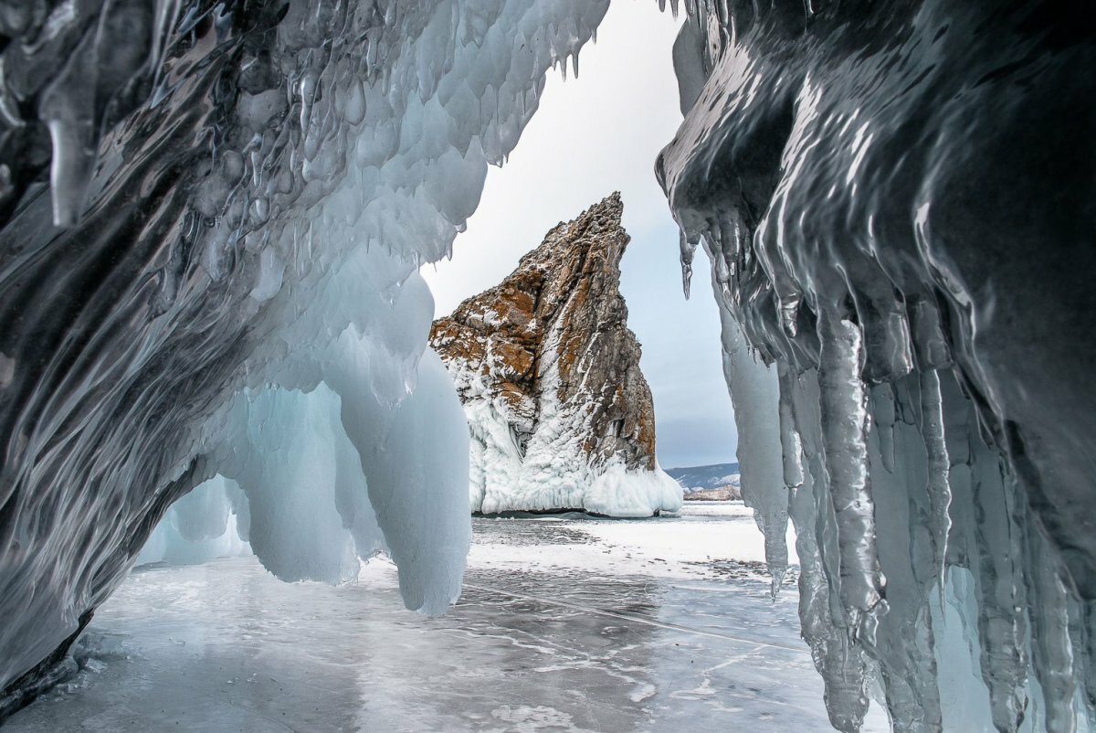 Пещеры байкала ледяные