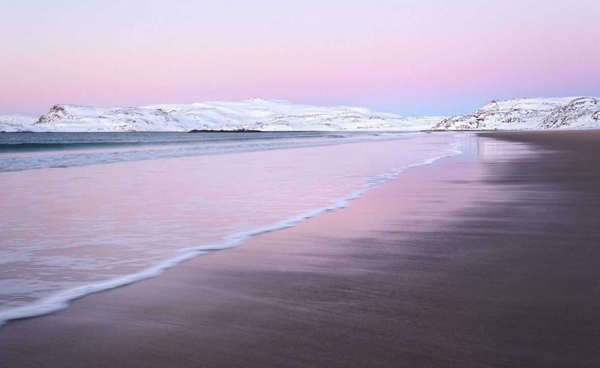 Пляж на байкале с белым песком