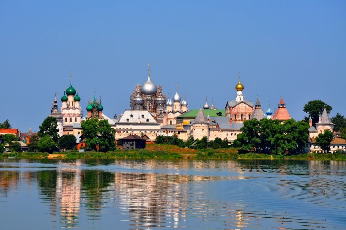 Соборная площадь Ростов Великий
