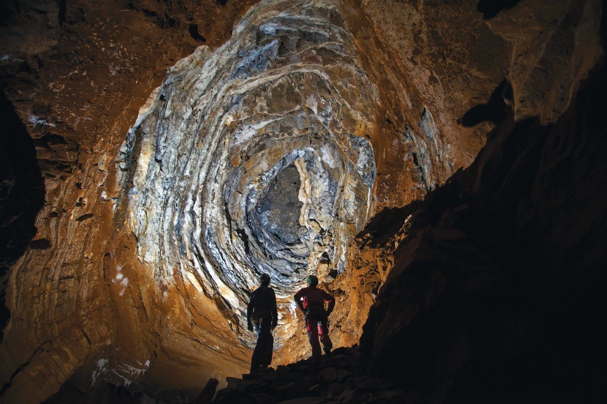 Пещера в абхазии самая глубокая мира