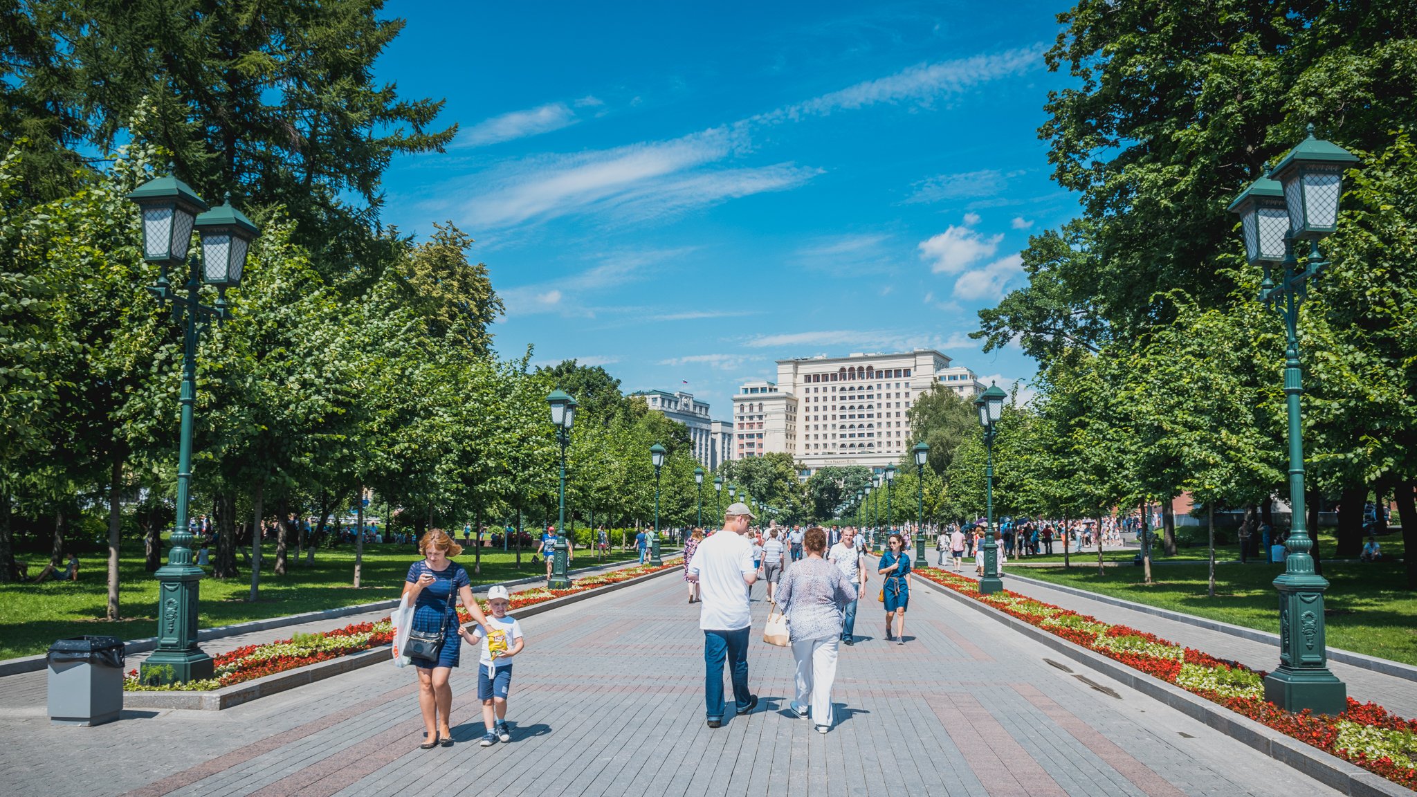 Время работы бульвар. Сквер на Цветном бульваре. Улица цветной бульвар Москва. Парк на Цветном бульваре Москва. Парк на Цветном бульваре Москва сквер.