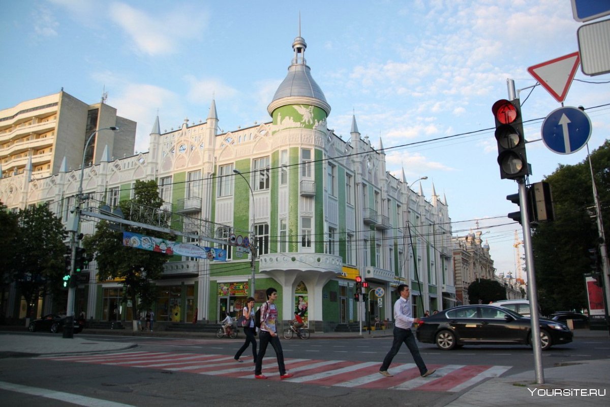 Краснодар улица красная вечером