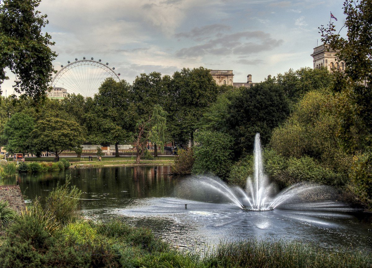 Rom park. Сент-Джеймсский парк в Лондоне. Парк Лондона Hyde Park. Парк Святого Джеймса в Лондоне.