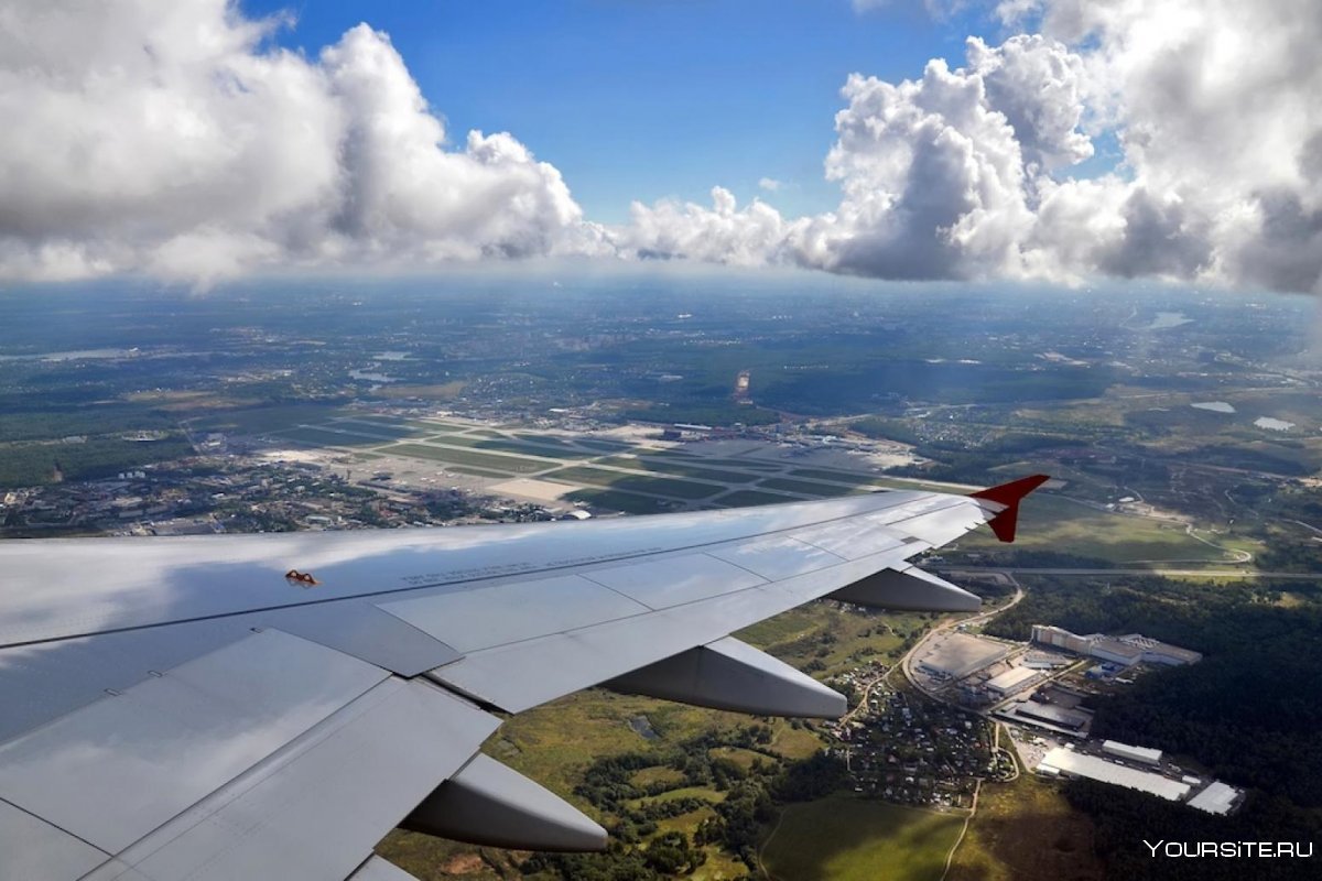 Па лед. Вид с самолета. Крым вид с самолета. Крыло самолета. Полет на самолете.