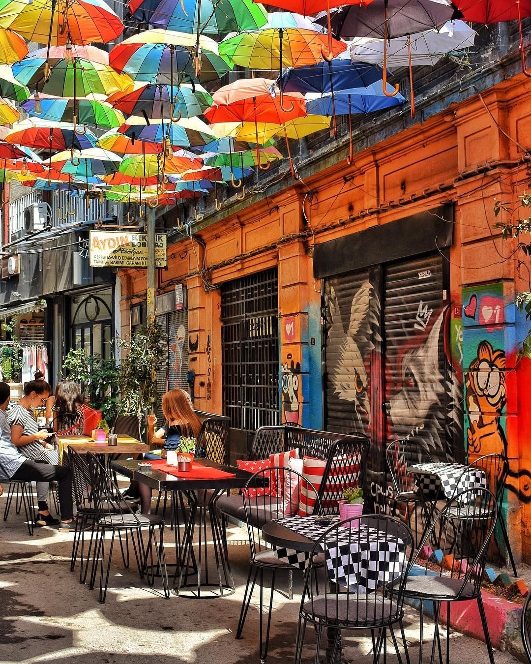 Брендовая улица в стамбуле