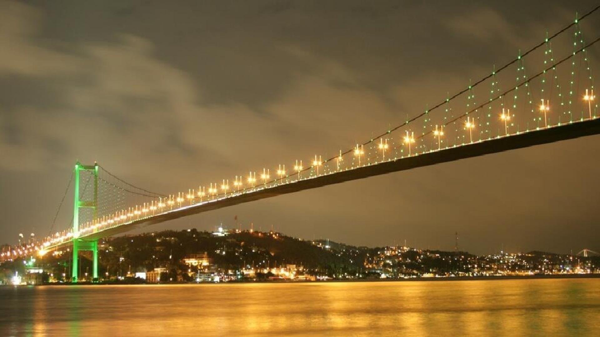 Стамбул мост через. Турция Босфорский мост. Мост мучеников в Стамбуле. Ночной Стамбул мост через Босфор. Вид на Босфорский мост в Стамбуле.