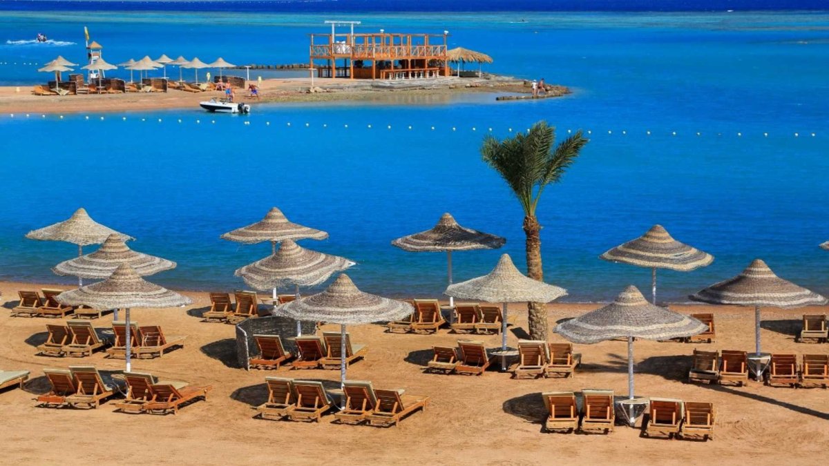 Луксор Египет море