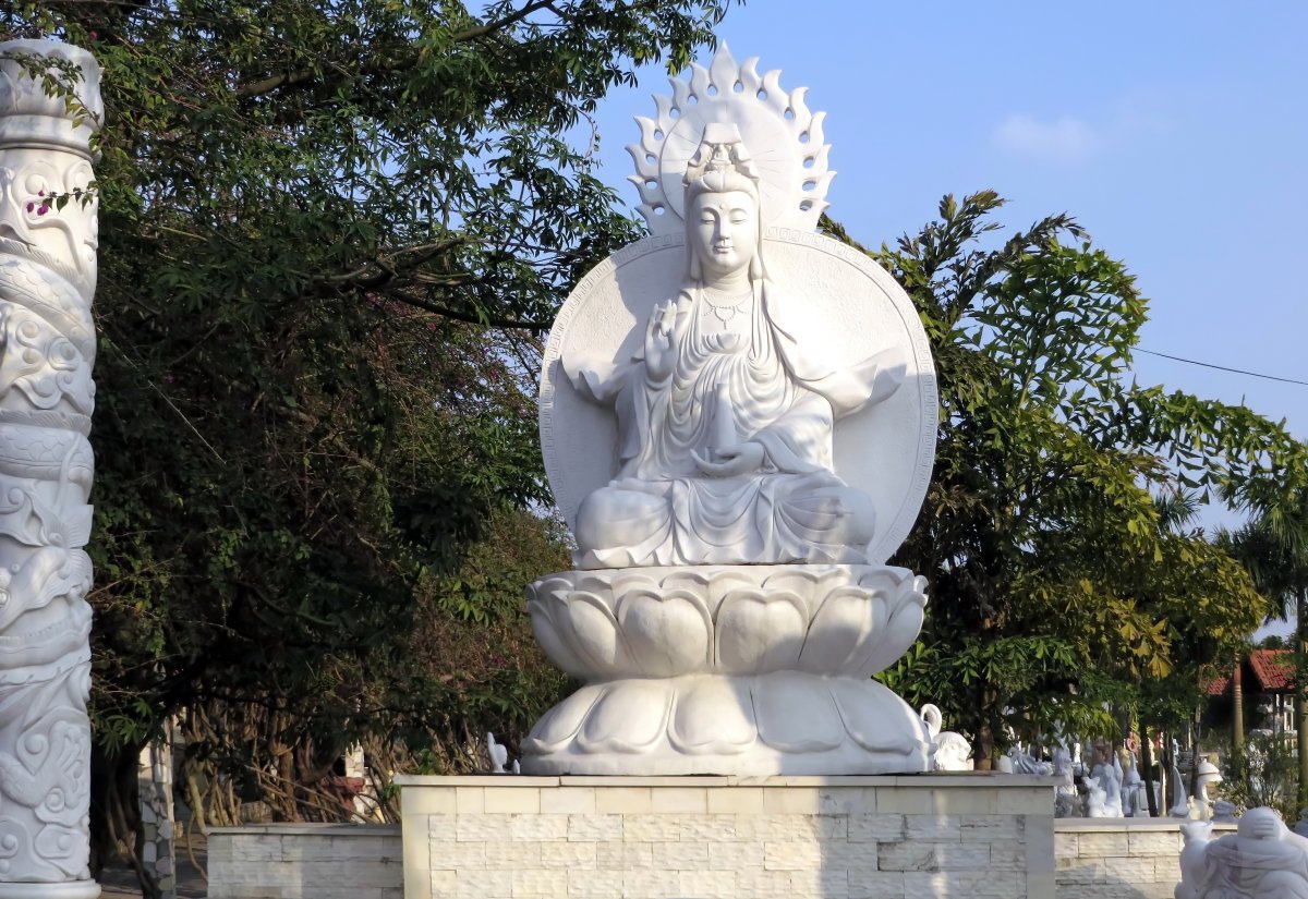 Памятники во вьетнаме