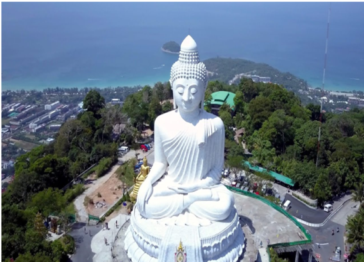 Звук на горе big Buddha в Тайланде