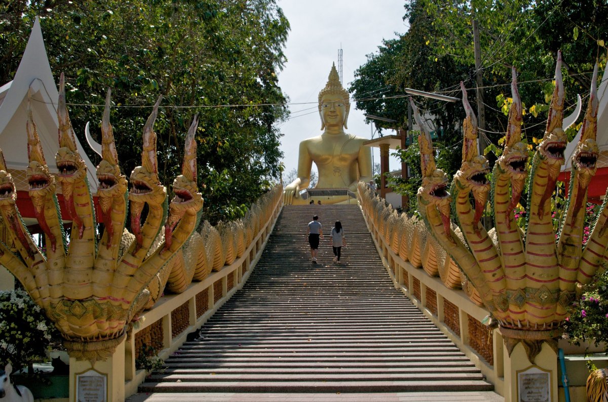 Самый большой будда в тайланде