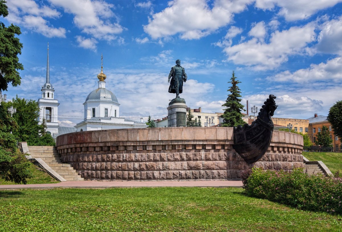 Памятник Афанасию Никитину в Твери
