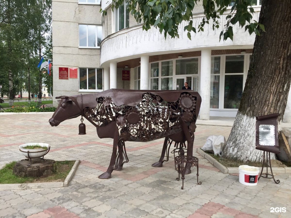 Памятник корове в Сыктывкаре