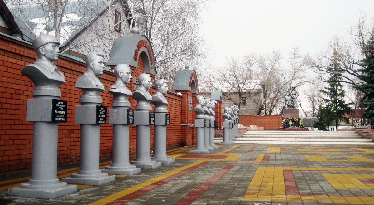 Мемориальный комплекс аллея славы, Лиски