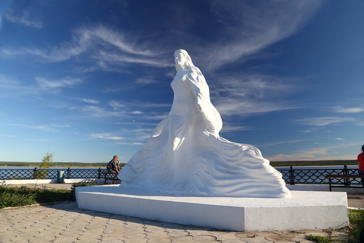 Памятник реке Лене в Олекминске