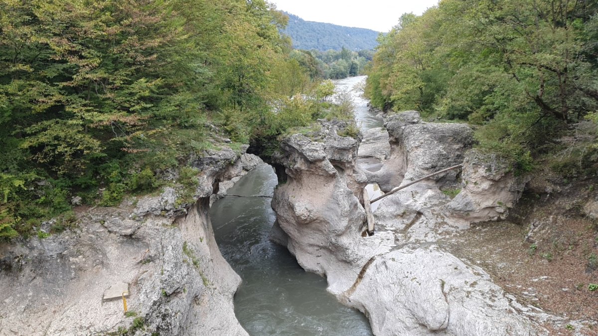 Водопады реки Руфабго