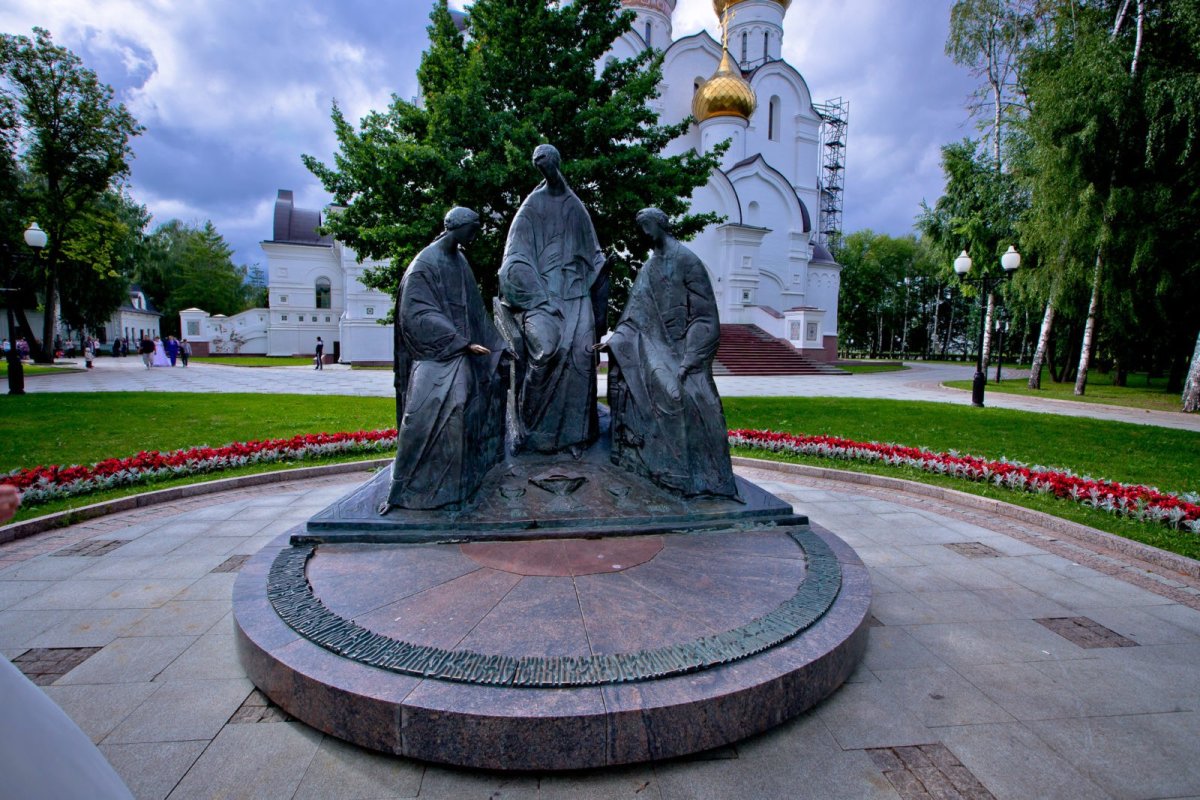 Город Ярославль памятники