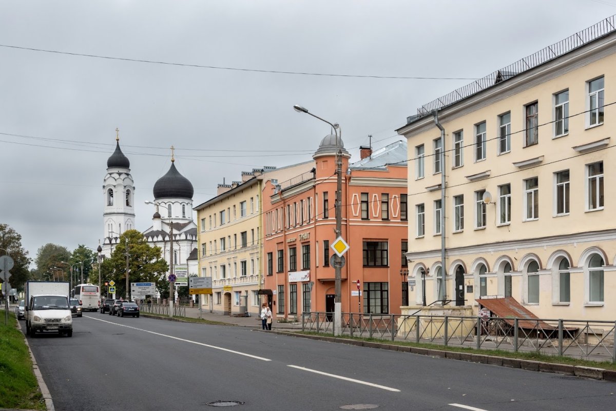 Город Ломоносов центр