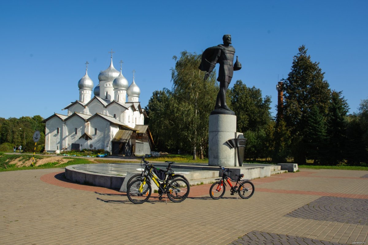 Памятник александру невскому в нижнем новгороде фото