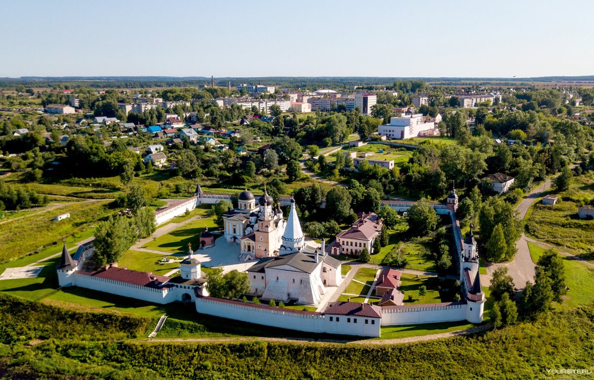 Памятник героям революции Ржев