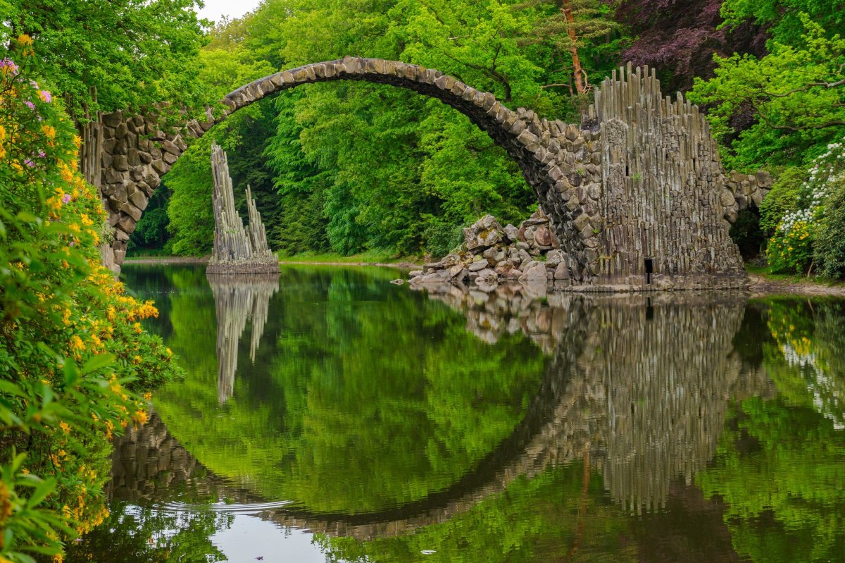 Гастелугаче Испания