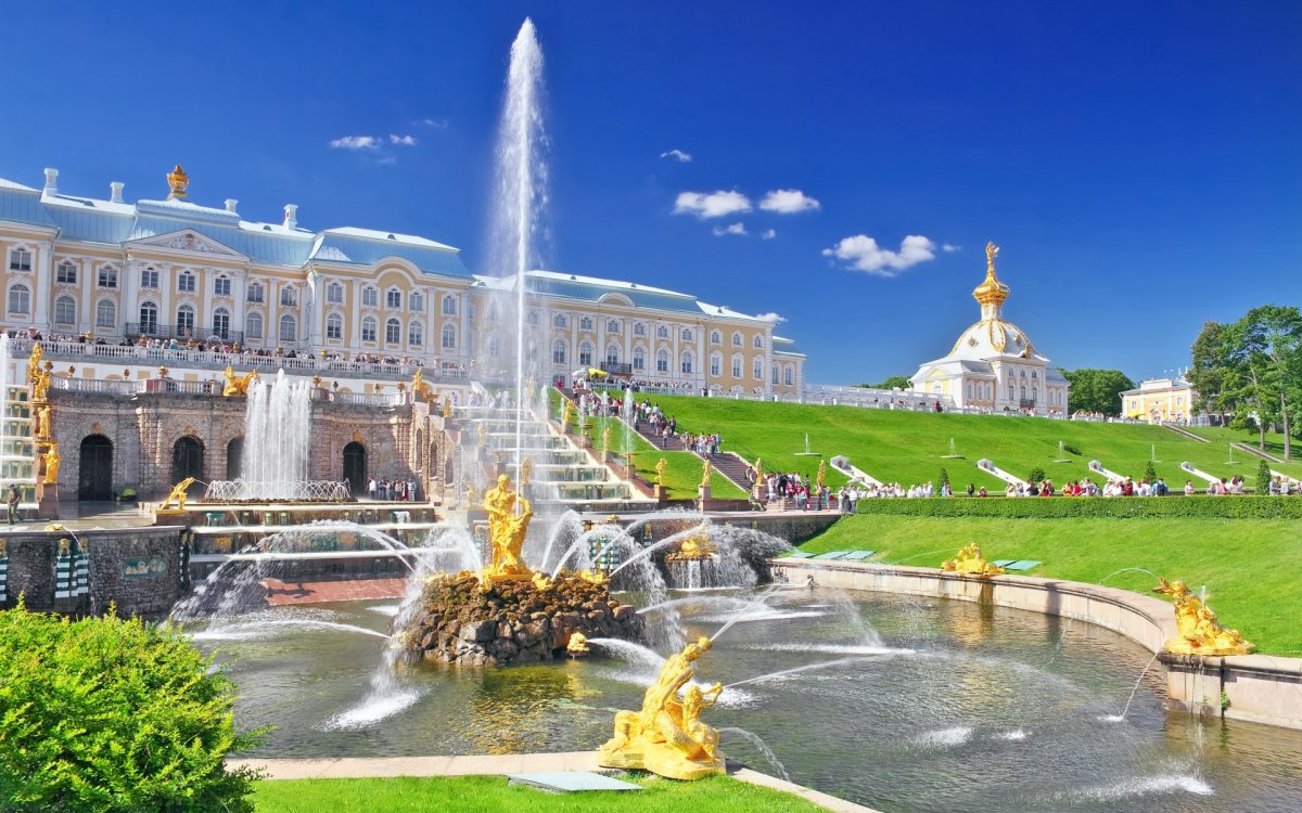 Петергоф в Санкт-Петербурге