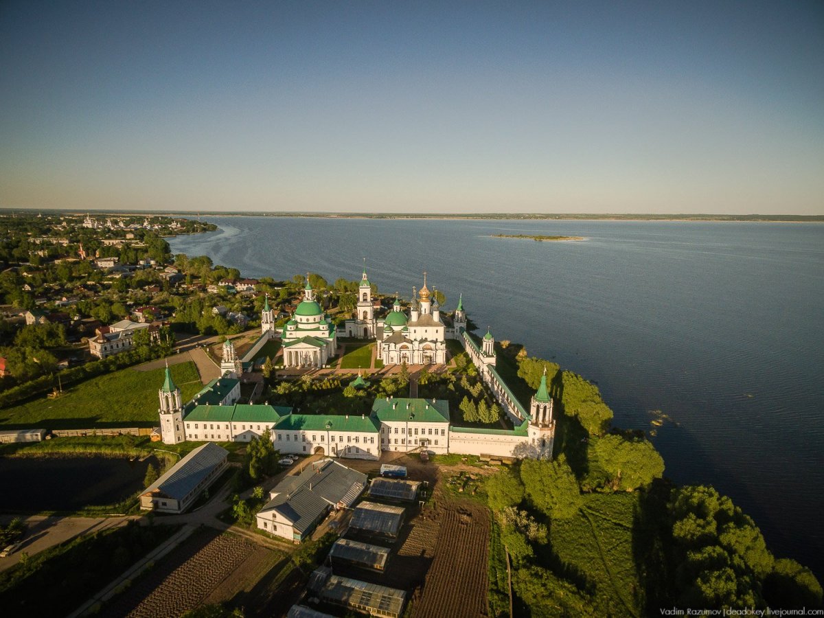 Спасо-Яковлевский монастырь вид сверху