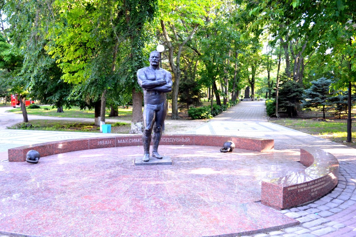 Нонна Мордюкова памятник в Ейске