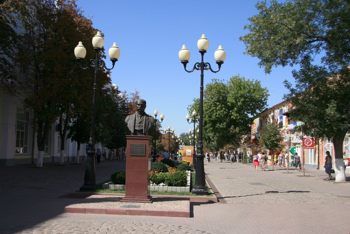 Таганрогская набережная в Ейске