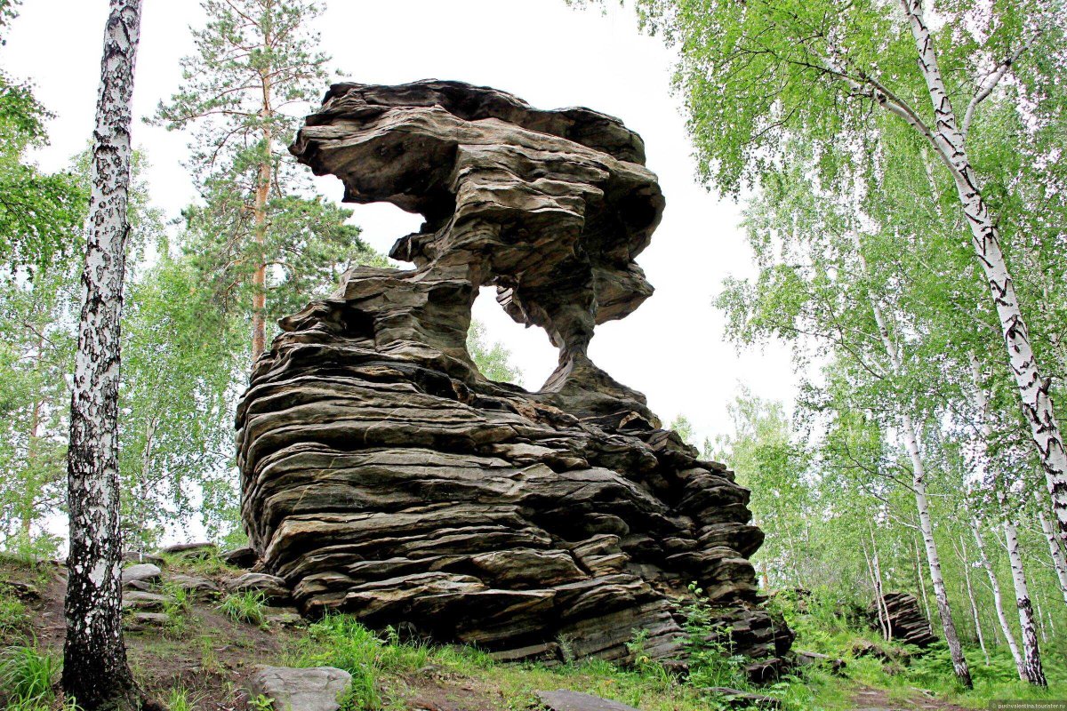 Стелла при въезде в город Каменск - Уральский