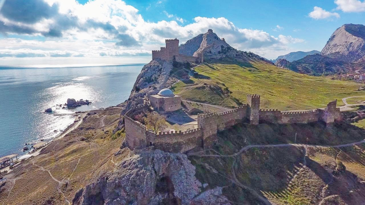Судак Крым Генуэзская крепость