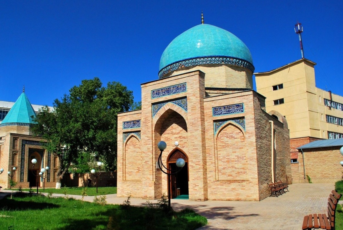 Площадь Регистан в Самарканде