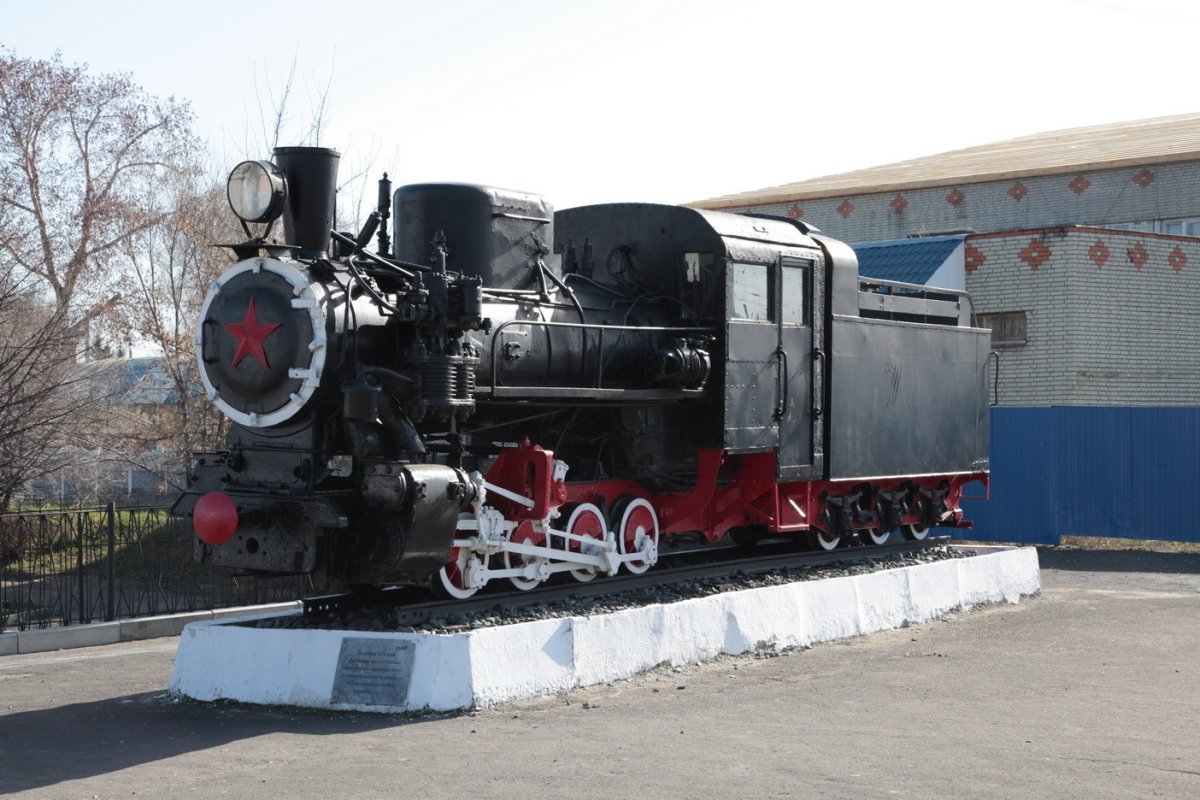 Памятник паровозу Кузнецк