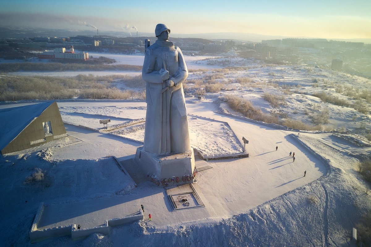 Памятник Алеше в Мурманске