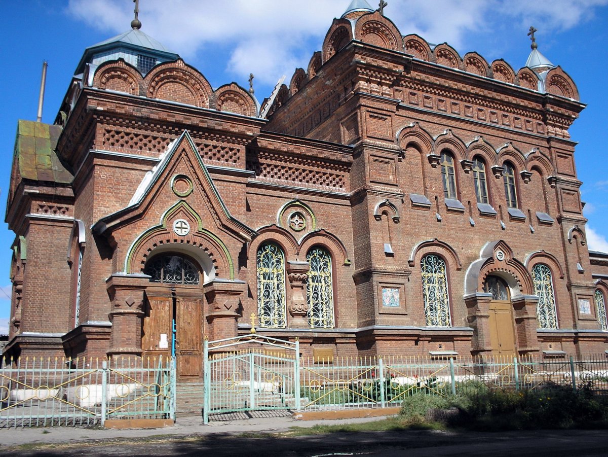 Крестовоздвиженский храм Хвалынск
