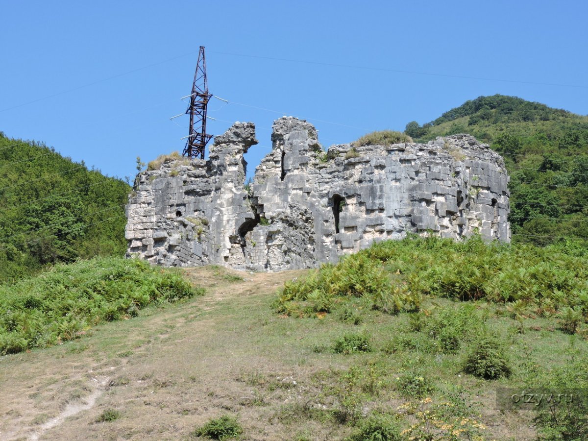 Храм в скале абхазия