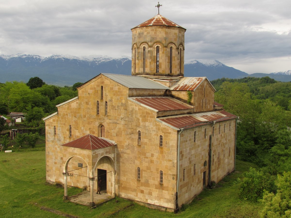 Лыхненский храм православные храмы Абхазии