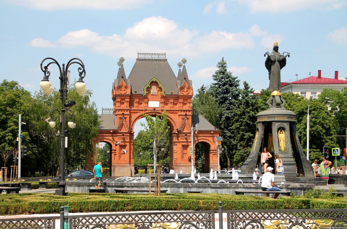 Александровская Триумфальная арка (царские ворота), Краснодар