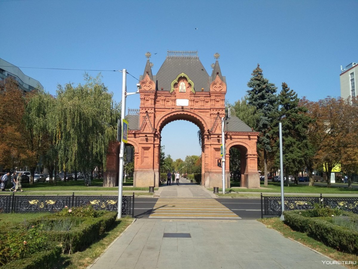 Александровская Триумфальная арка в Краснодаре вектор