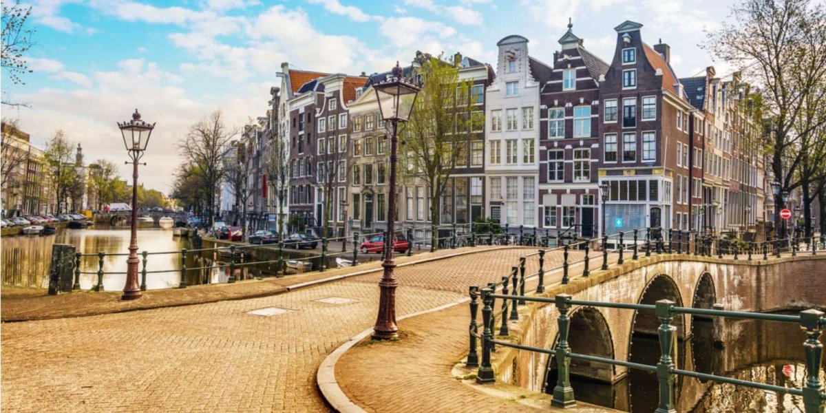 Набережная амстердам