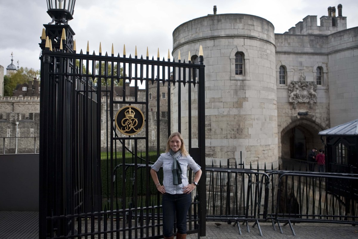 The tower of london was a prison. Лондонский Тауэр внутри камеры узников.