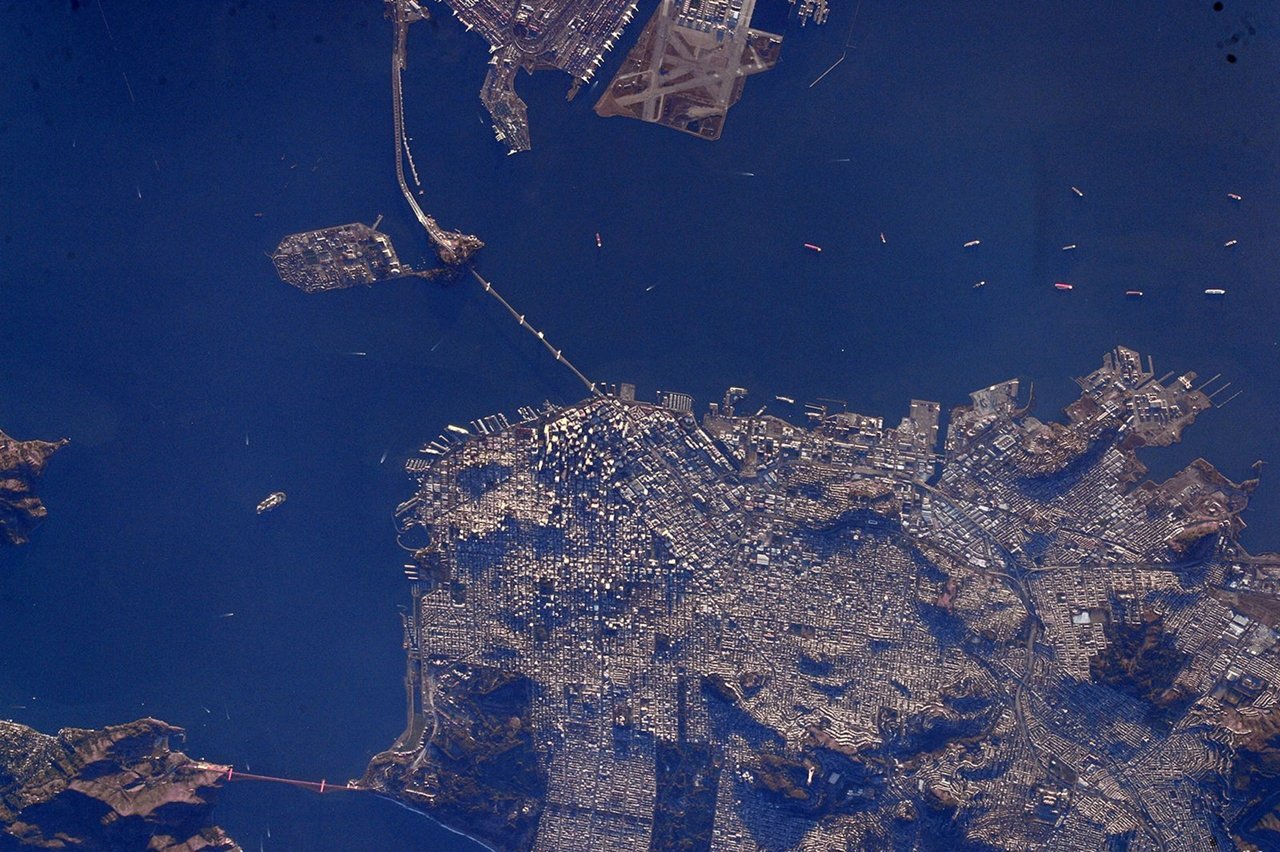Спутниковые изображения в реальном времени. Сан Франциско со спутника. Сан Франциско снимок со спутника. NASA снимки со спутника NASA. Вид из космоса.